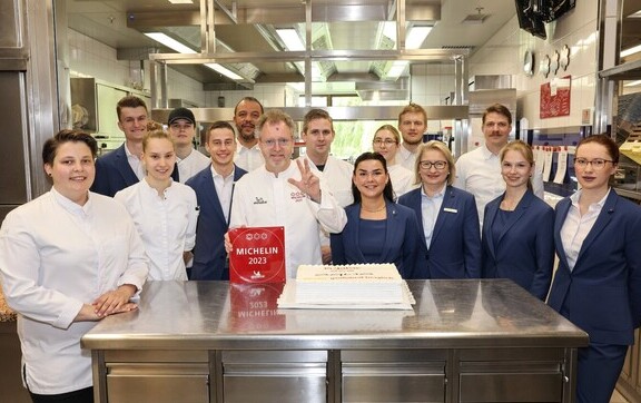 15 Jahre in Folge krönen drei Michelin Sterne das Restaurant Aqua im The Ritz-Carlton, Wolfsburg