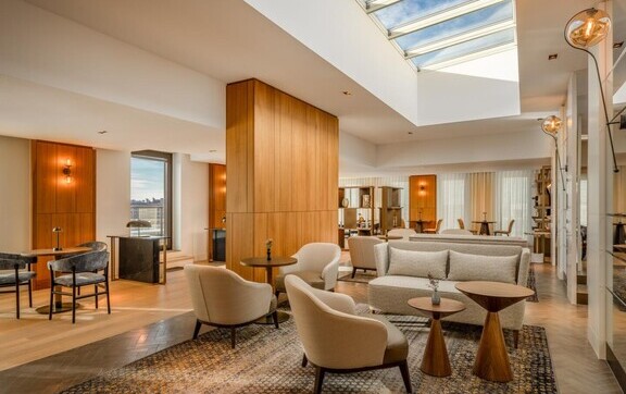 Im München Marriott Hotel City West eröffnet die M Club-Lounge - Alpenblick inklusive