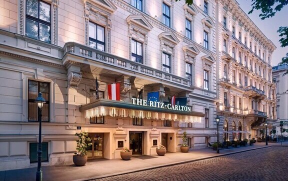 Für Kurzentschlossene: Osterurlaub für die ganze Familie im The Ritz-Carlton, Vienna