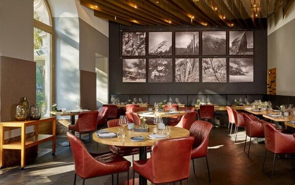Glamouröser Oster-Brunch im Dstrikt Steakhouse des The Ritz-Carlton, Vienna