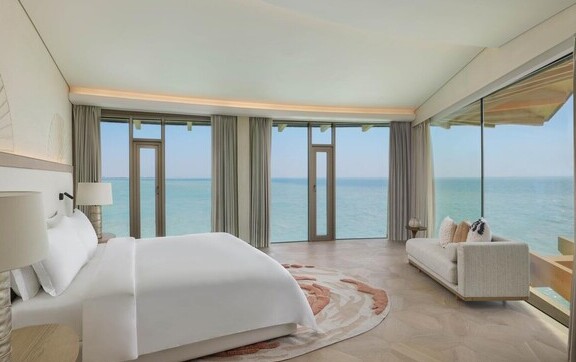 The St. Regis Red Sea Resort eröffnet im Königreich Saudi-Arabien als glamouröses Inselparadies