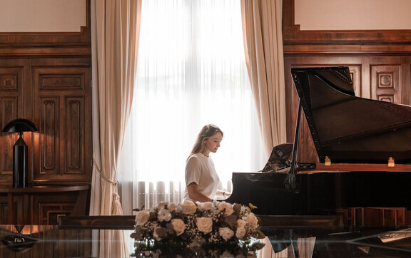 Klangvoller Luxus, bleibende Erinnerungen: Extravagantes Musikerlebnis mit dem Steinway Spirio im The Ritz-Carlton, Vienna 