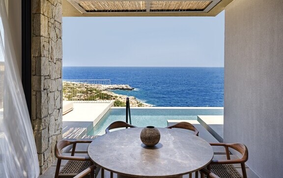 Zweisamkeit mit Weitblick:  Das JW Marriott Crete Resort & Spa ist ein Rückzugsort für Verliebte und Honeymooner
