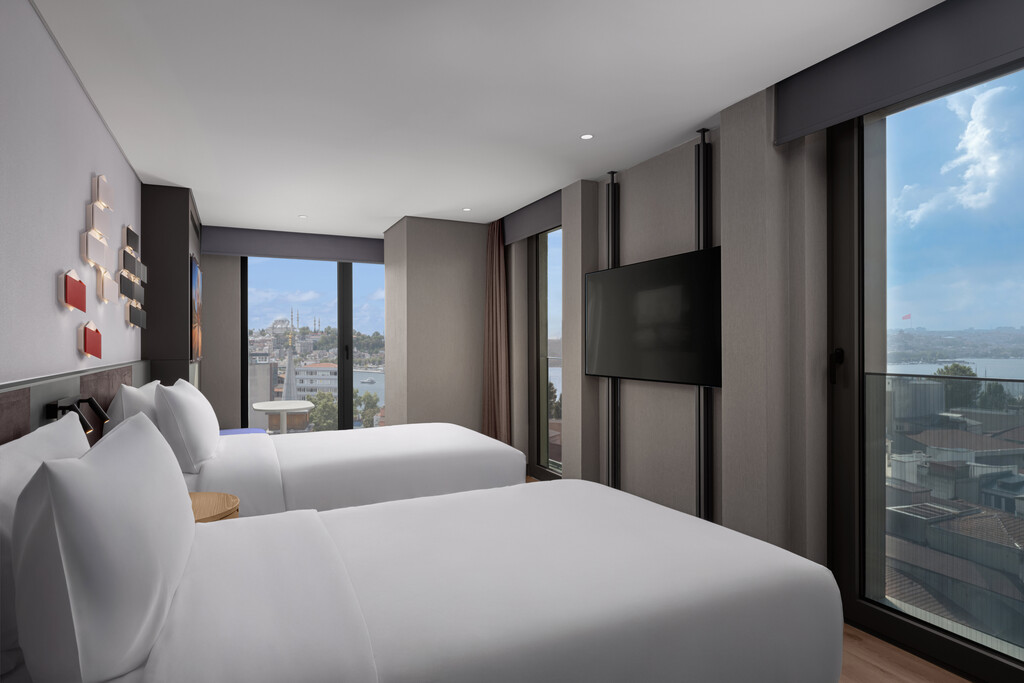 Aloft Istanbul Karaköy - Deluxe Twin Room Halic View