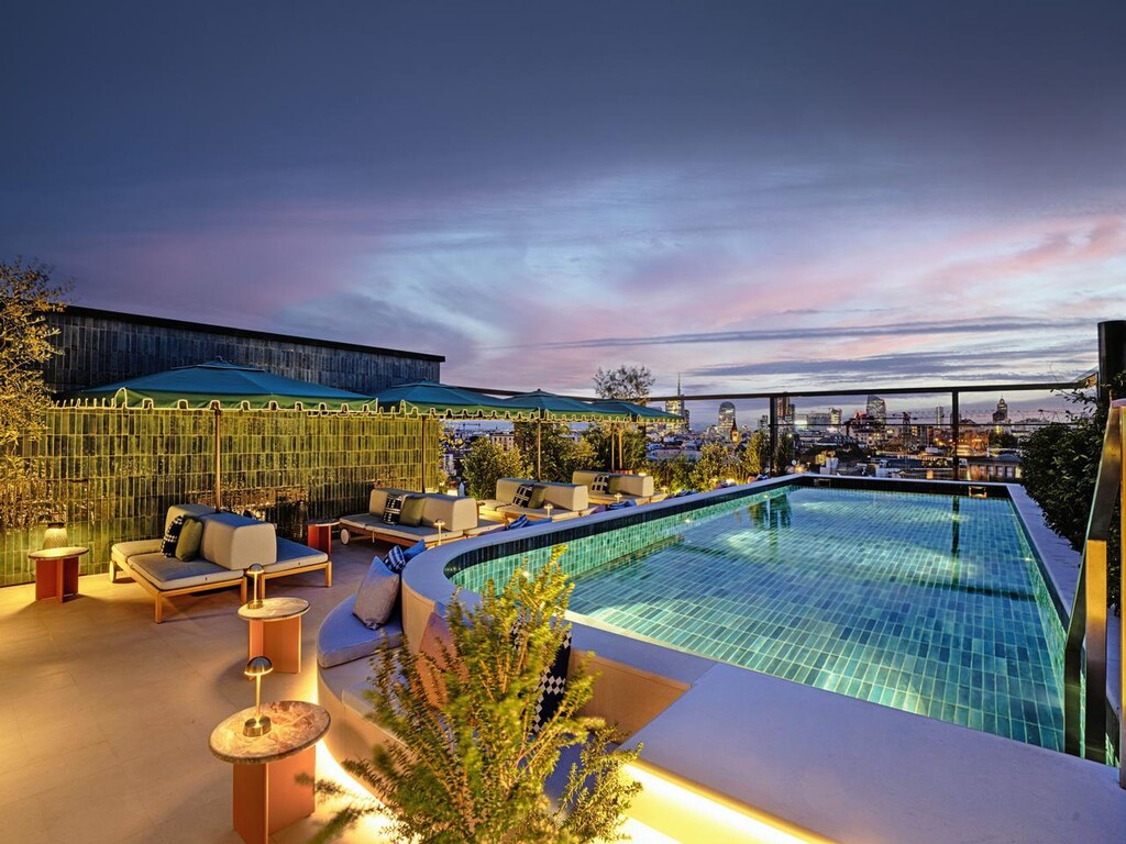 Casa Brera - Rooftop pool twilight hi res
