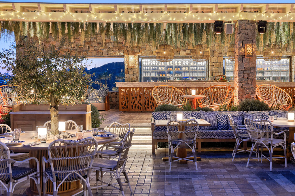 Santa Marina, a Luxury Collection Resort, Mykonos - Mykonos Social