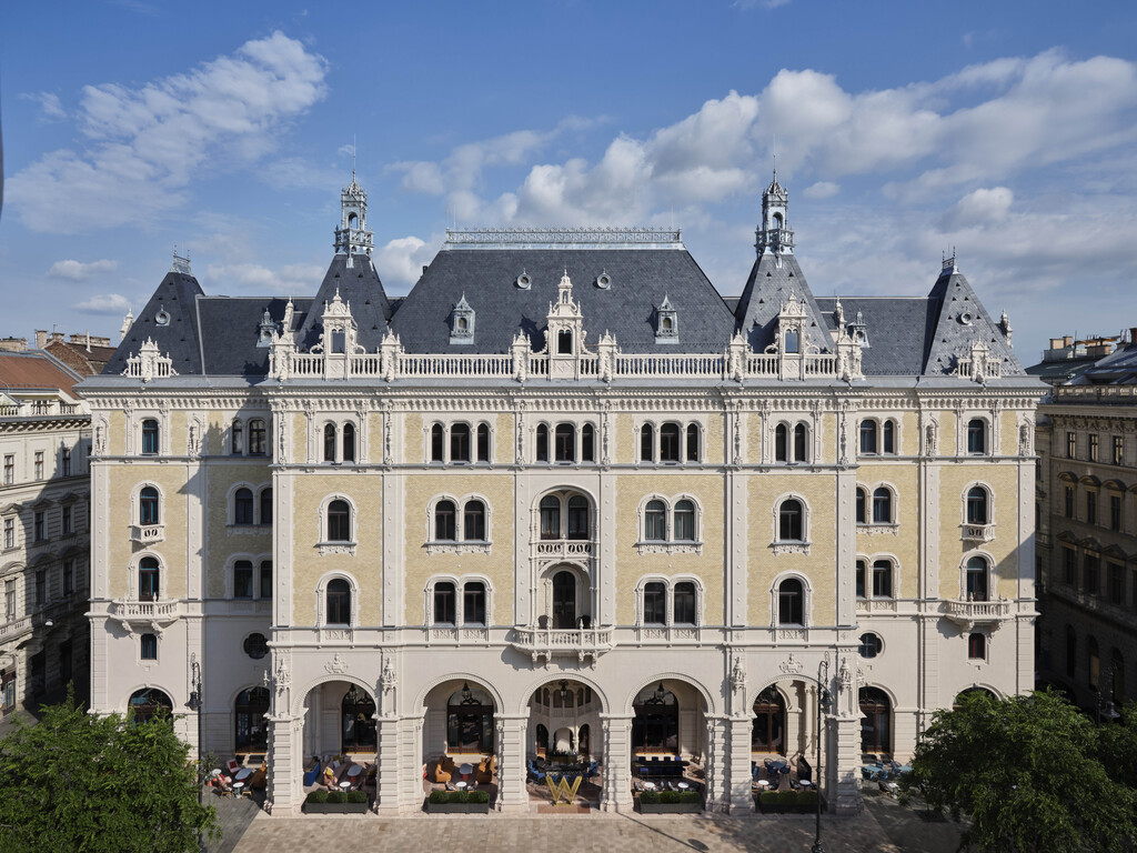 HALO - W Budapest - Exterior