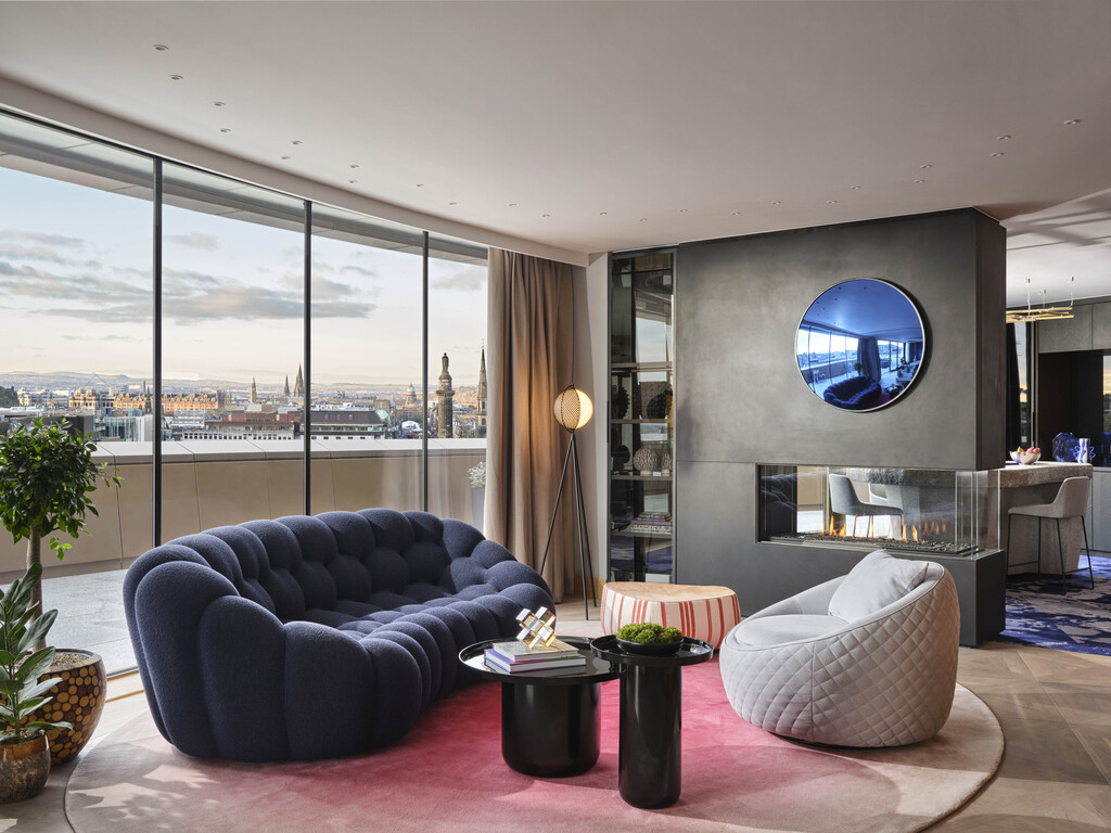 W Edinburgh Extreme Wow Suite Living Room (1)