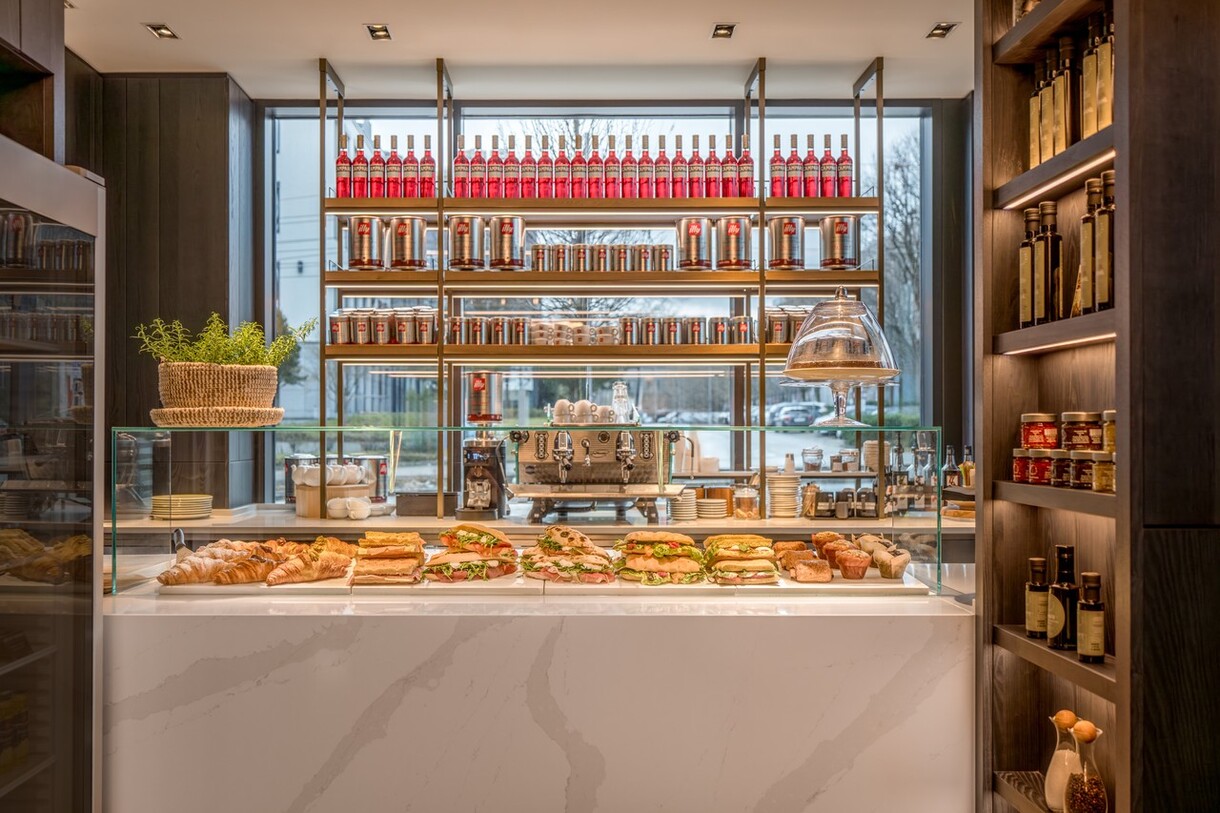 Assoluto Deli Theke (c) Marriott International