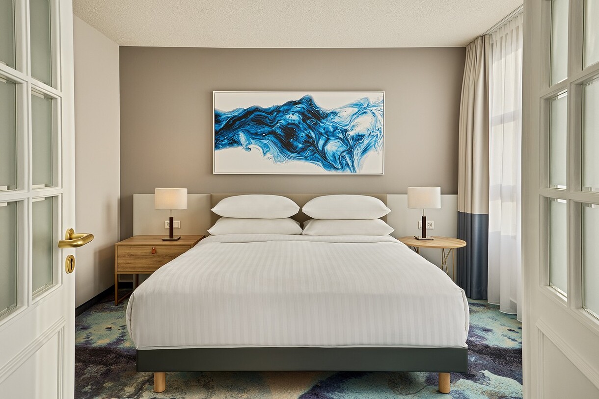 Hamburg Marriott Hotel Junior Suite (c) Marriott International