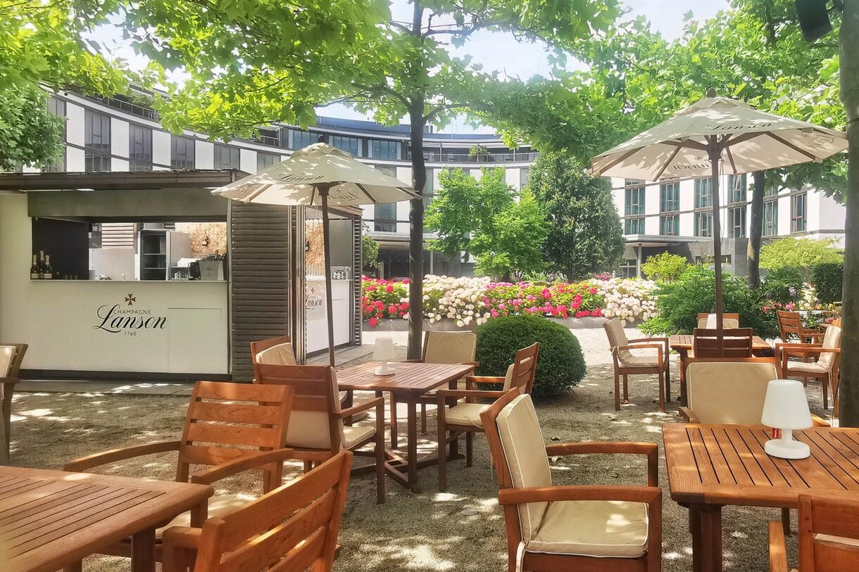 Lanson Champagenr Terrasse (c) M. Dargel