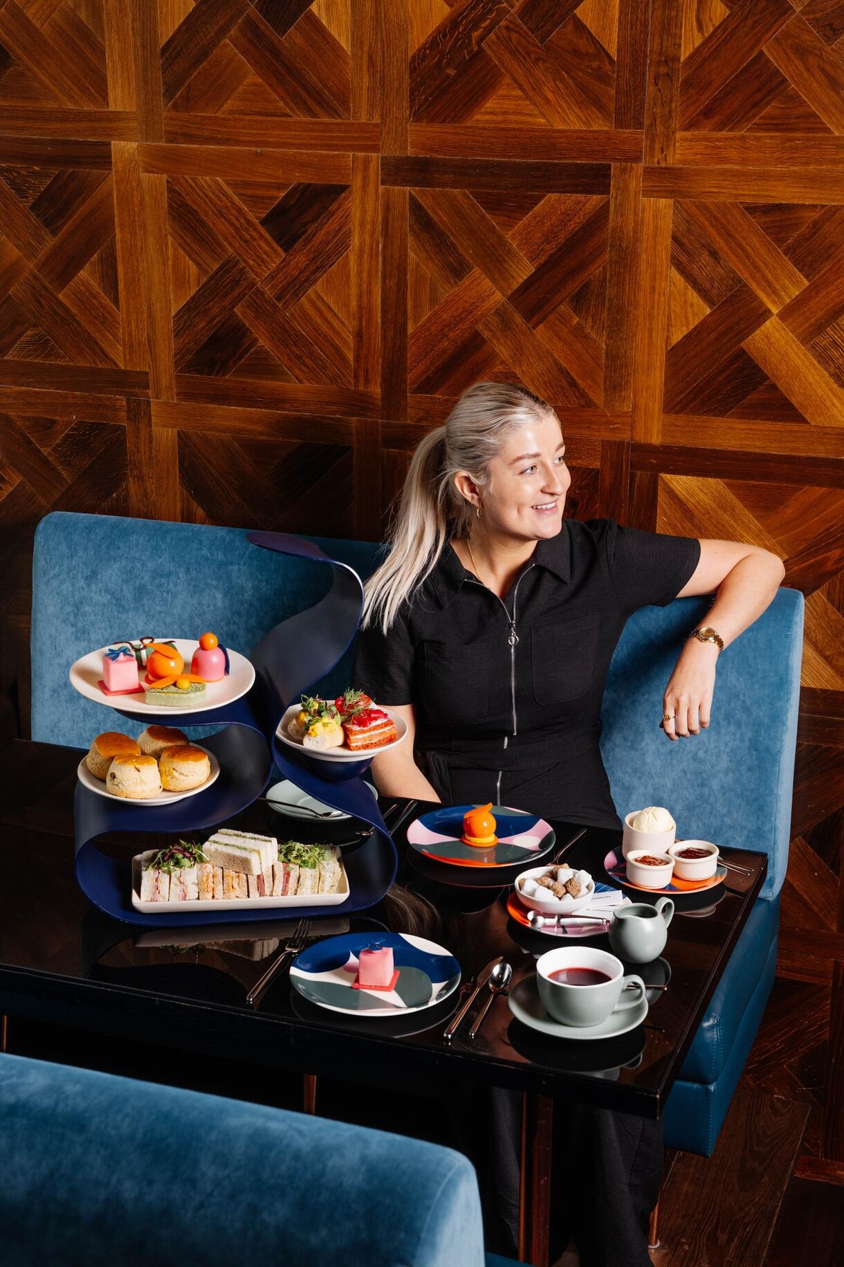 W London Afternoon Tea - Lois O'Hara