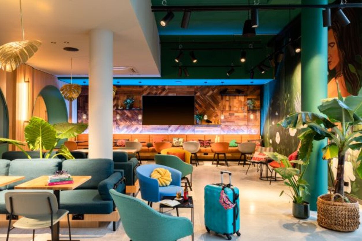Moxy Paris Val d’Europe - Lobby Seating Area