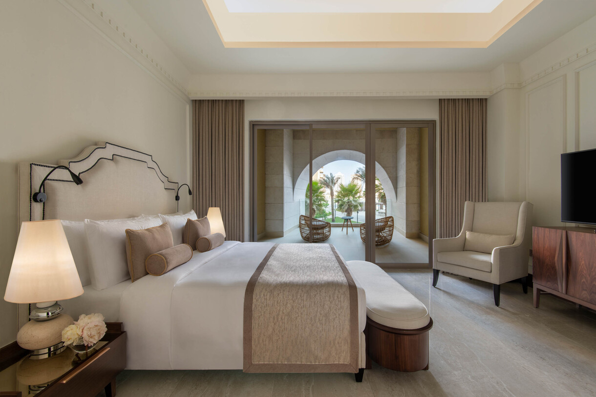 The St. Regis Marsa Arabia Island - Guestroom