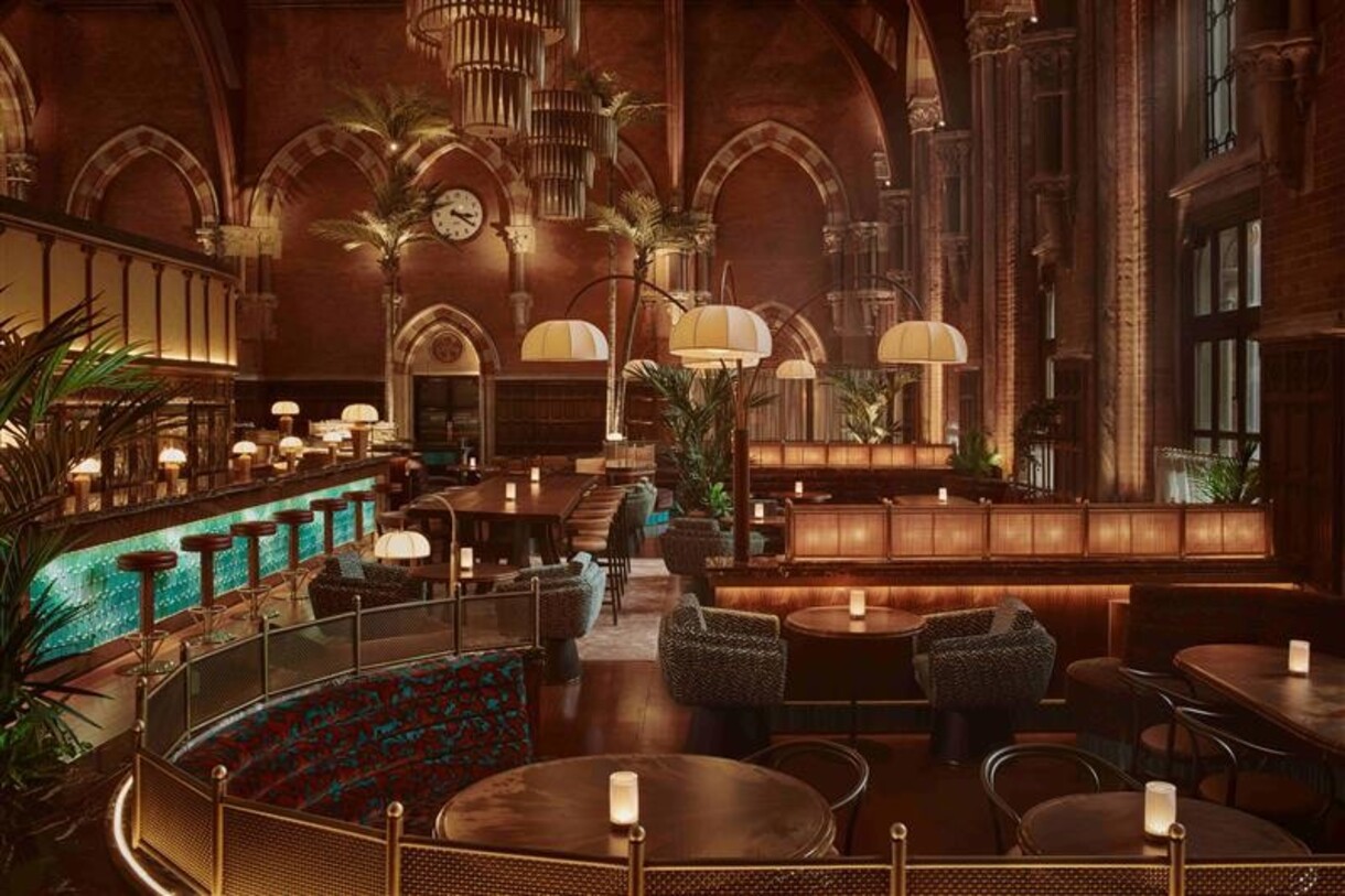 St. Pancras London Booking Office 1869 (c) Marriott International