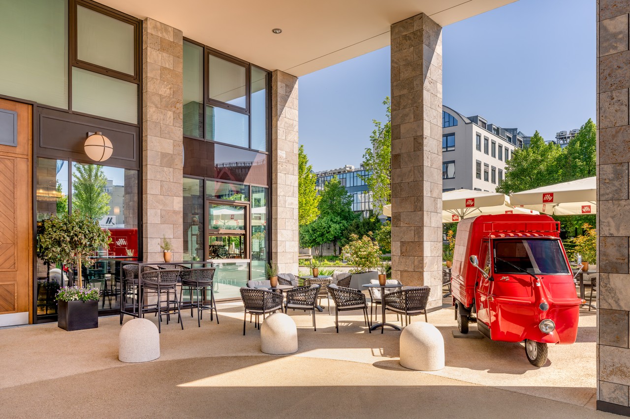 Assoluto Deli Terrasse (c) Marriott International