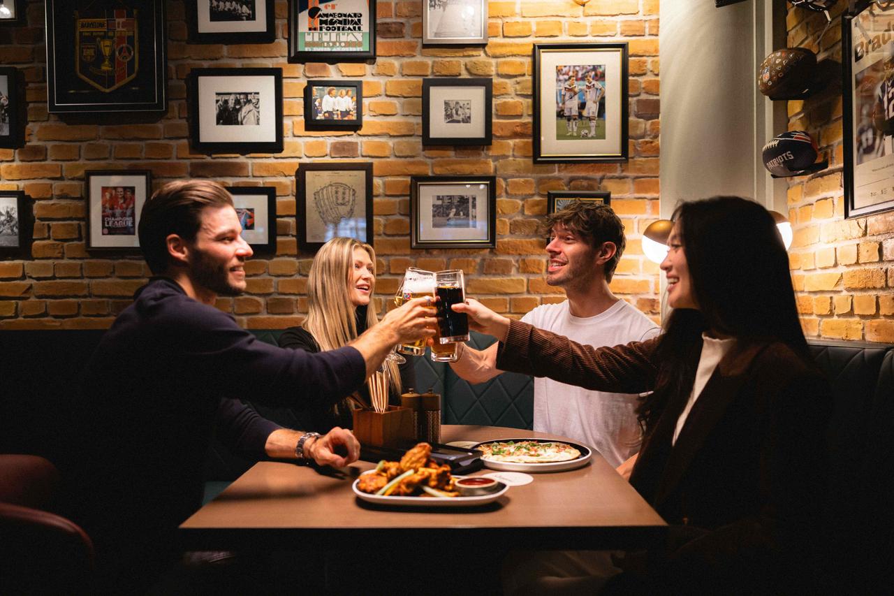 Champions Restaurant & Bar (c) Marriott International
