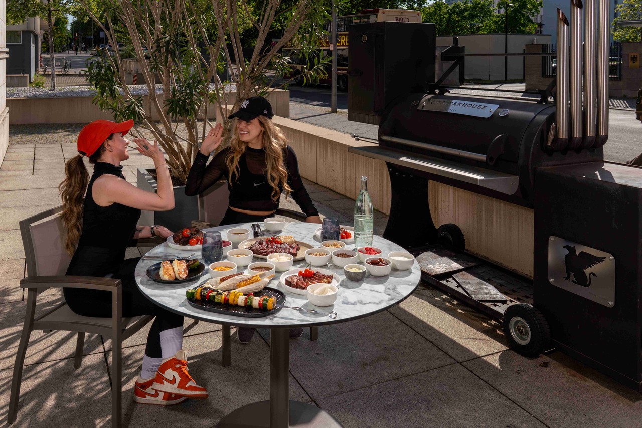 JW Steakhouse Berlin Sunday Runners BBQ ©Matt Khodaveisi