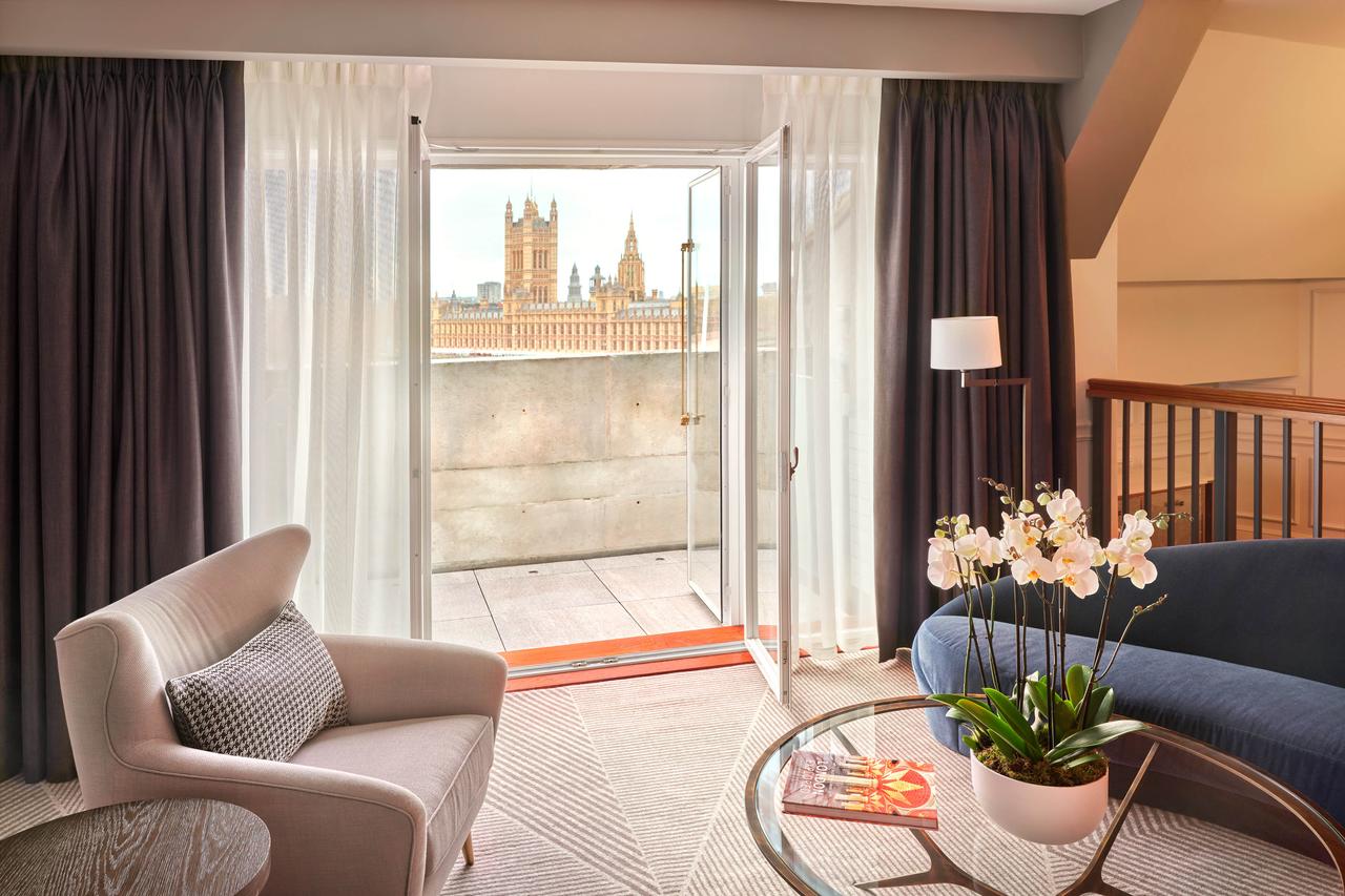 London Marriott County Hall - Big Ben Balcony Suite