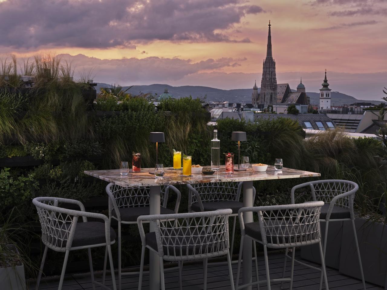 The Ritz-Carlton, Vienna Atmosphere Rooftop Bar