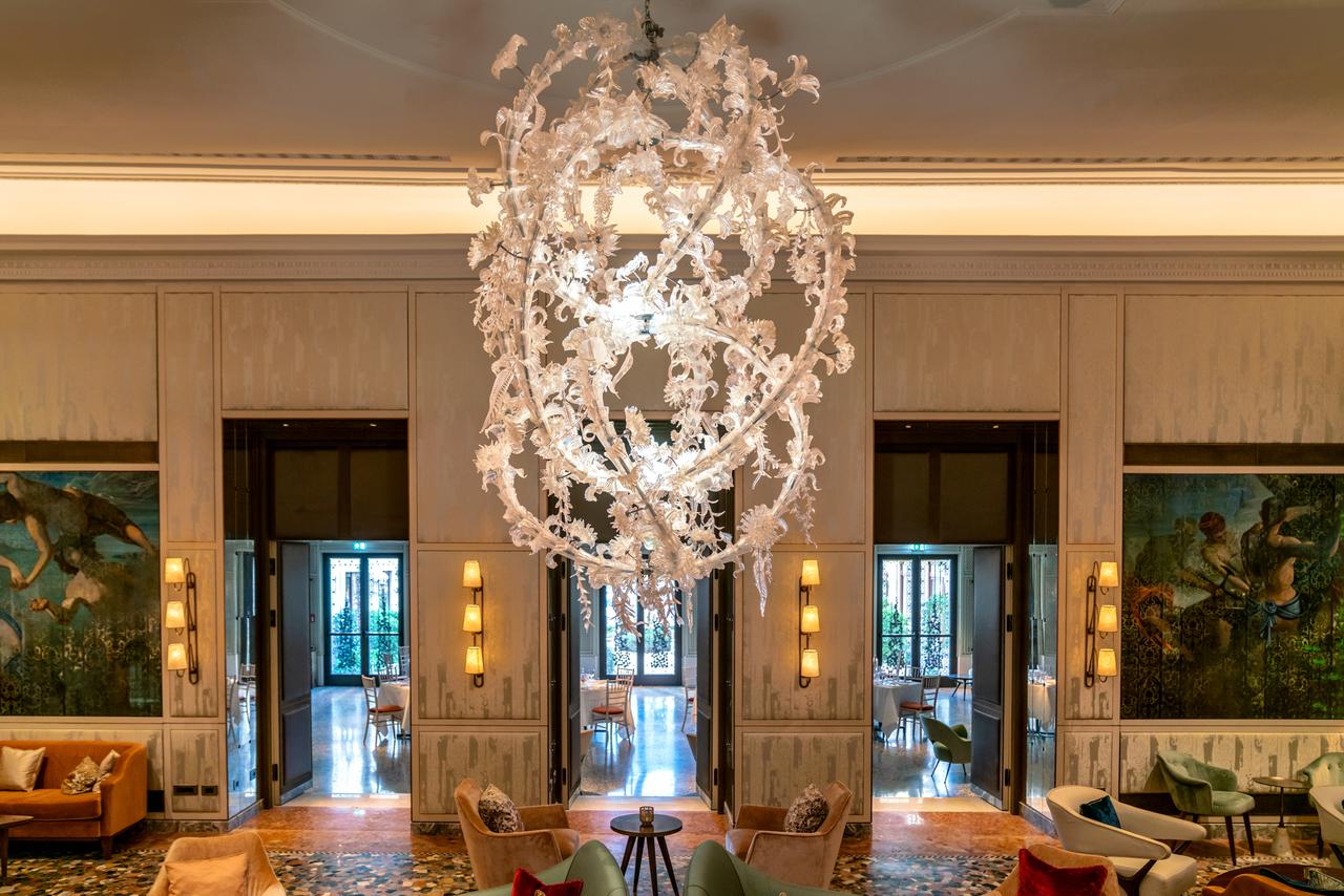 Ai Weiwei’s White Chandelier-Marco Gaggio.2