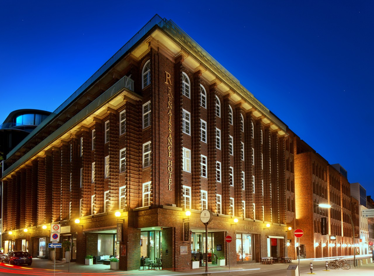 Renaissance Hamburg Außenansicht (c) Marriott International
