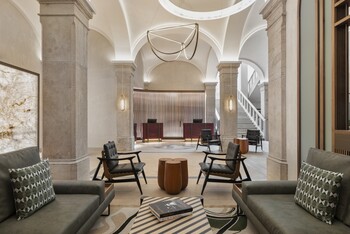Imperial Riding School, Lobby
