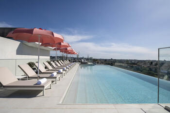 Renaissance Porto Lapa Hotel - Rooftop-Infinity-Swimming-pool-High