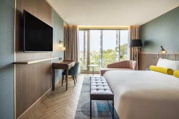 Renaissance Porto Lapa Hotel - Deluxe-King-LapaPark-View-High