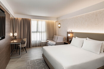 AC Hotel by Marriott St Julian's - Standard King Room