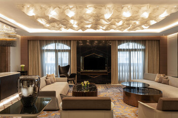 Le Meridien City Center Doha - Presidential Suite - Living Area