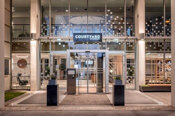 Courtyard by Mariott Linz - Entrance
