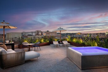 MER ROMMD Grand Suite Terrace 01