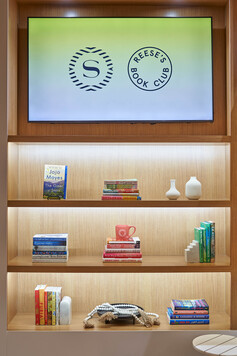 reeses-book-club-sheraton-lobby-library-at-sheraton-grand-london-park-lane-03