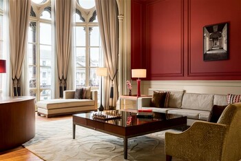 St. Pancras London The Haywood Suite (c) Marriott International
