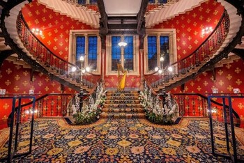 st.-pancras-renaissance-hotel-london-wedding-destination-2024
