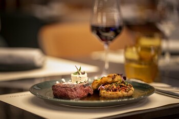 The Grapeful Vinothek Food