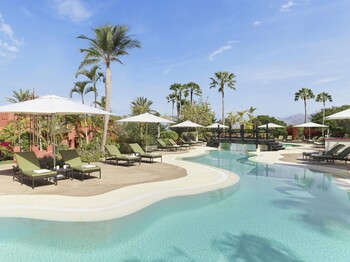 The Ritz-Carlton, Abama - Retreat pool (c) Marriott International