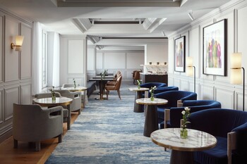 The Ritz-Carlton, Berlin Club Lounge 4