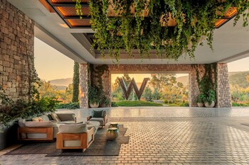 W Costa Navarino - Entrance 