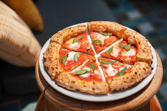 W Ibiza presenta su nuevo pop up gastronómico a la italiana de la mano de Seu Pizza illuminati
