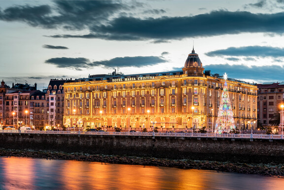 El Maria Cristina se viste de Navidad
