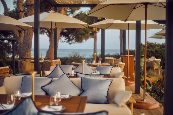 St. Regis Mardavall Mallorca Resort inaugura Mar Sea Club, la experiencia gastronómica más mediterránea del verano