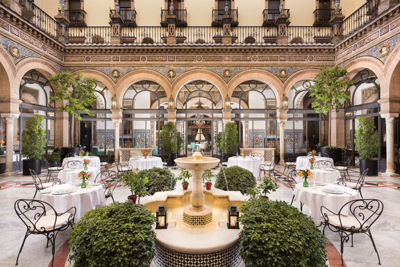 El Hotel Alfonso Xiii De Sevilla Celebra La Navidad Más Esperada Con Una Oferta De Eventos Gastronómicos Corporativos Y Familiares Para Quedar Como Un Rey