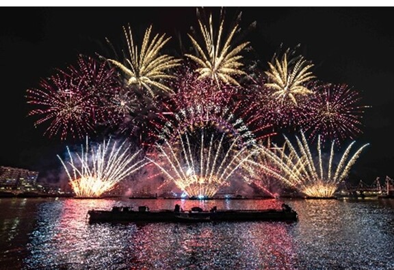 Experience Quintessential British Luxury at London Marriott Hotel County Hall this Festive Season