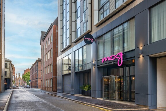 Moxy Hotels Celebrates 100th Opening in Europe, Middle East & Africa  with Moxy Belfast City